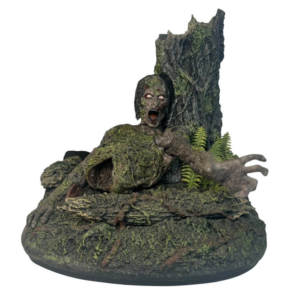 The Walking Dead Fourth Season 4 Limited Edition Blu-ray Dvd Tree Walker Statue